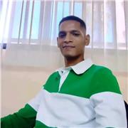 Profesor de Biología imparte clases para niños, jóvenes y adultos